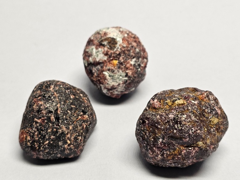 Granate Mineral para Colección - India en Cristalljoia Barcelona