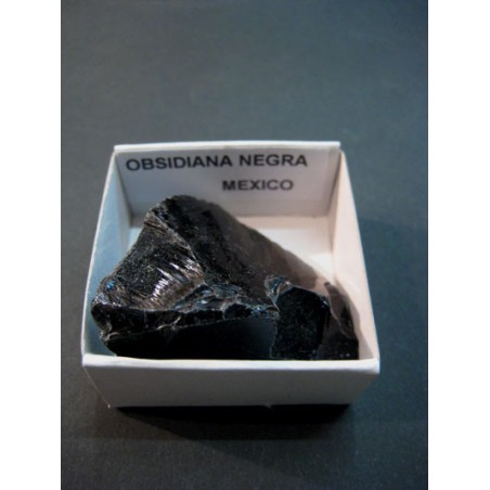 Mineral de coleccion 4x4 obsidiana negra