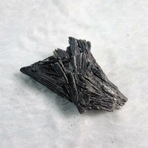 taramita - cianita negra - escoba de brujas