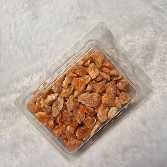 Mini orchid calcite mineral at Cristalljoia Barcelona