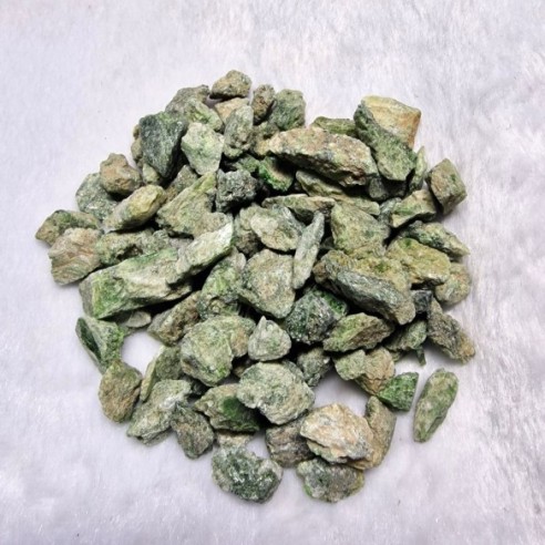 Mineral mini cromodiópsido en Cristalljoia Barcelona