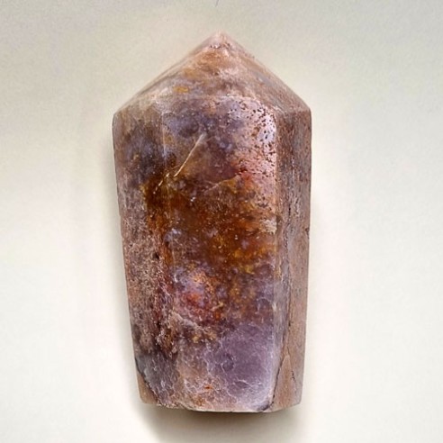 Punta pulida cristalizada de amatista rosa