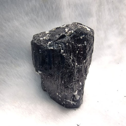 Punta natural de turmalina negra