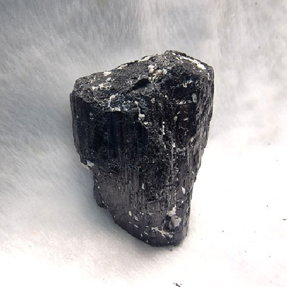 Punta natural de turmalina negra