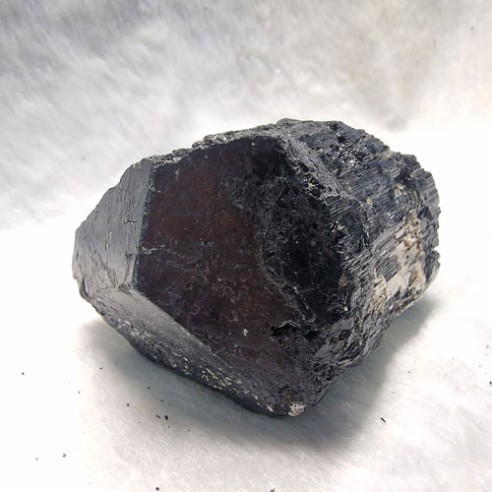 Punta natural de turmalina negra