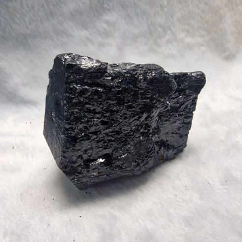 Punta natural de turmalina negra