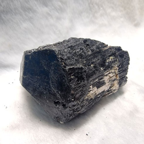 Punta natural de turmalina negra