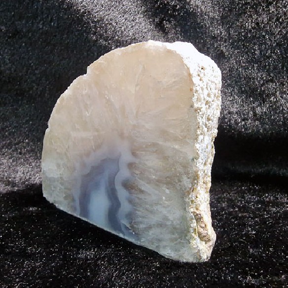 Subtle elegance with a beautiful touch, agate stone ending