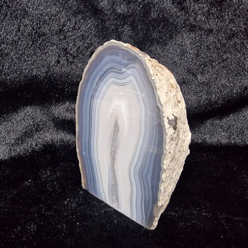 Subtle elegance with a beautiful touch, agate stone ending