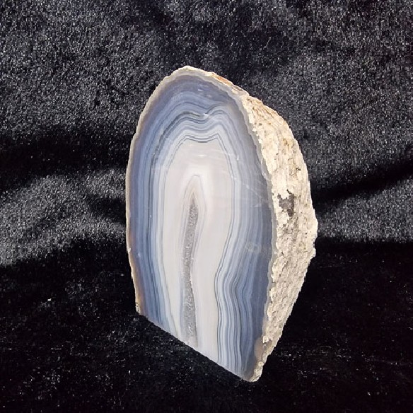 Subtle elegance with a beautiful touch, agate stone ending