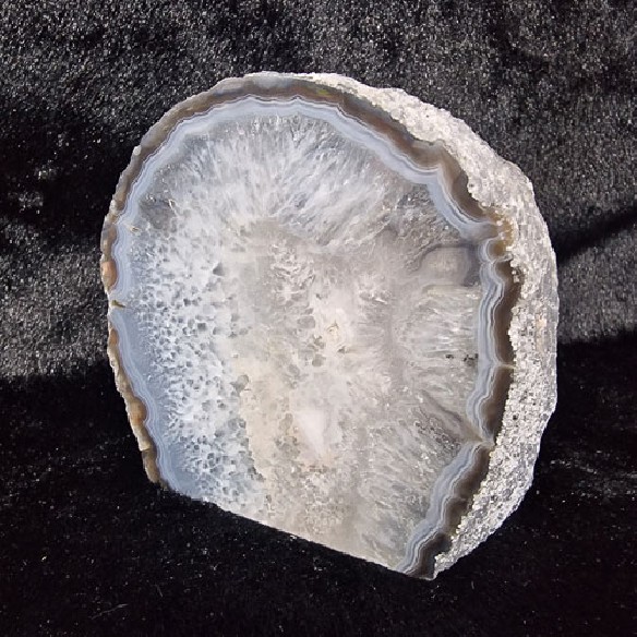 Subtle elegance with a beautiful touch, agate stone ending