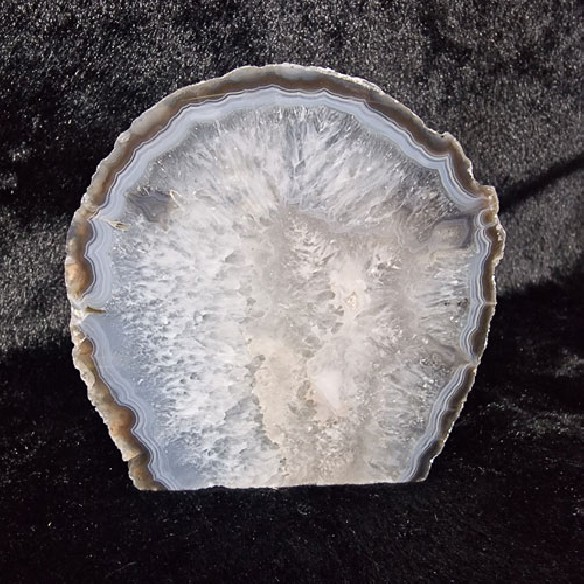 Subtle elegance with a beautiful touch, agate stone ending