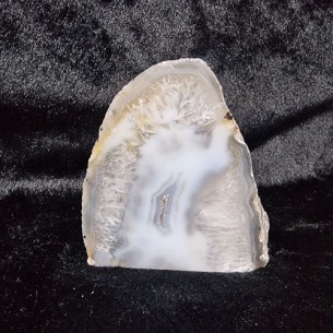 Subtle elegance with a beautiful touch, agate stone ending