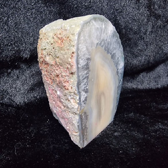 Subtle elegance with a beautiful touch, agate stone ending