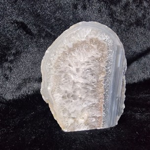 Subtle elegance with a beautiful touch, agate stone ending