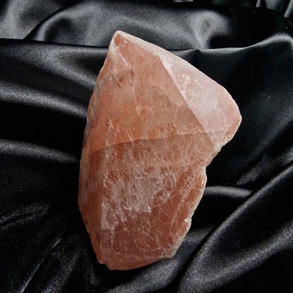 Natural Point Rose Lithium Quartz. Brazil