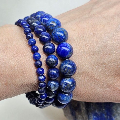 Pulsera de bolas de lapislázuli de 8mm. Elegancia mineral