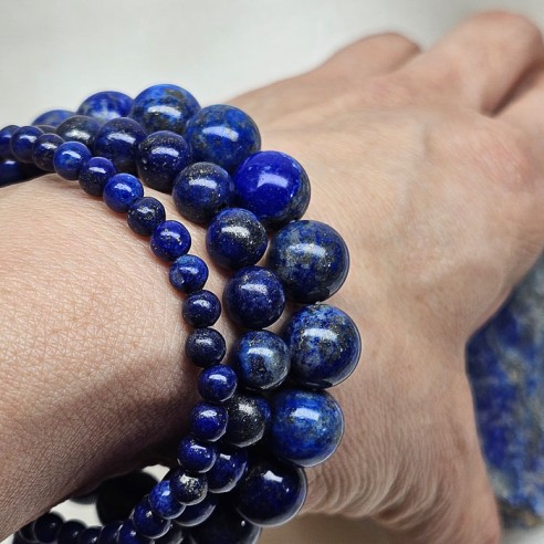 Pulsera de bola de lapislázuli de 6mm. Elegancia mineral