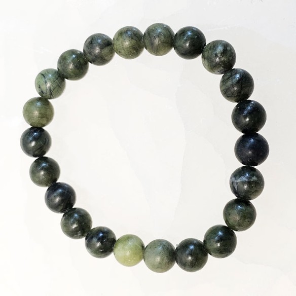 Pulsera de bola de jade xiuyan de 8mm. Elegancia mineral
