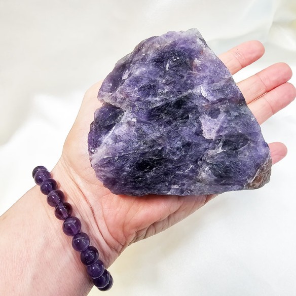 Pulsera de bola de amatista de 10mm. Elegancia mineral