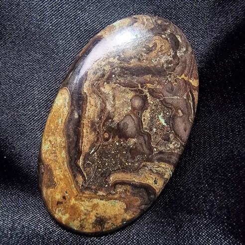 Cabujón oval de broncita