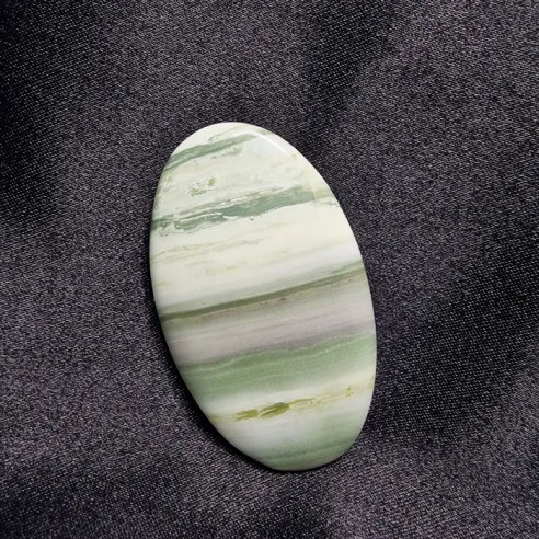 Cabujón oval de ópalo verde de Tanzania