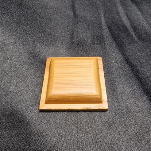 Peana de madera cuadrada mini