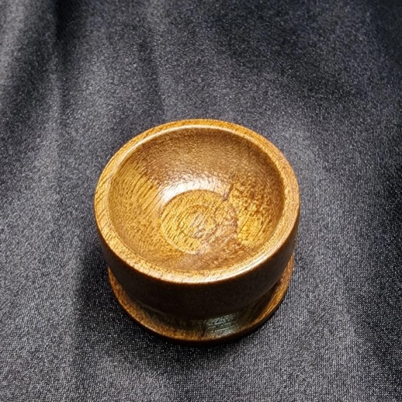 Peana de madera para bola o huevo