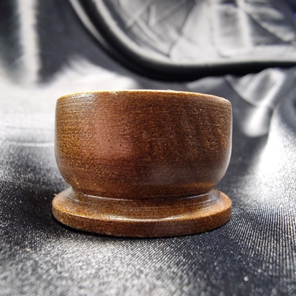 Peana de madera para bola o huevo
