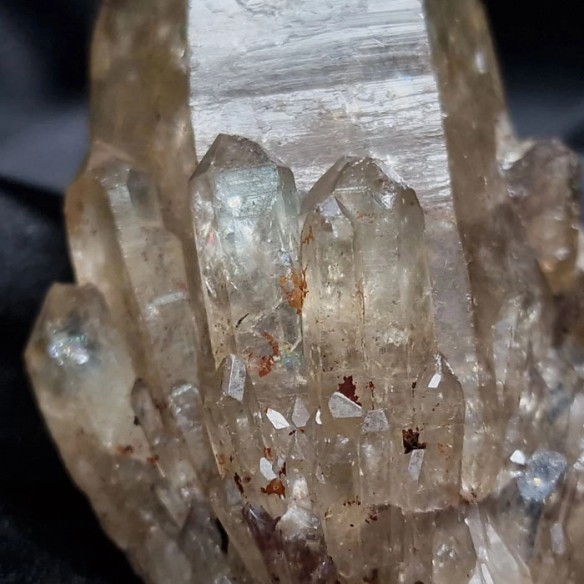 Cuarzo acitrinado natural drusa de cristales procedente del Congo
