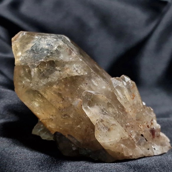 Cuarzo acitrinado natural drusa de cristales procedente del Congo