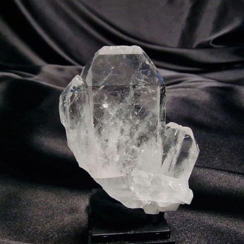Tabular master quartz. It’s a point that ends in a straight line