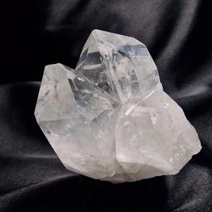 Quars mestre bessó fusionat. Dos cristalls de quars units només per una de les seves cares