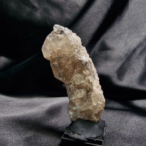 Elestialmaster quartz. Crystals forming scales
