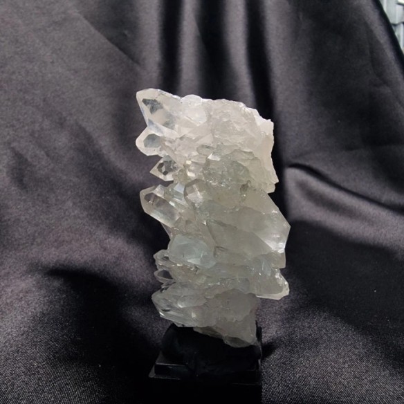 Druse master quartz. Characterized by being a cluster of points.