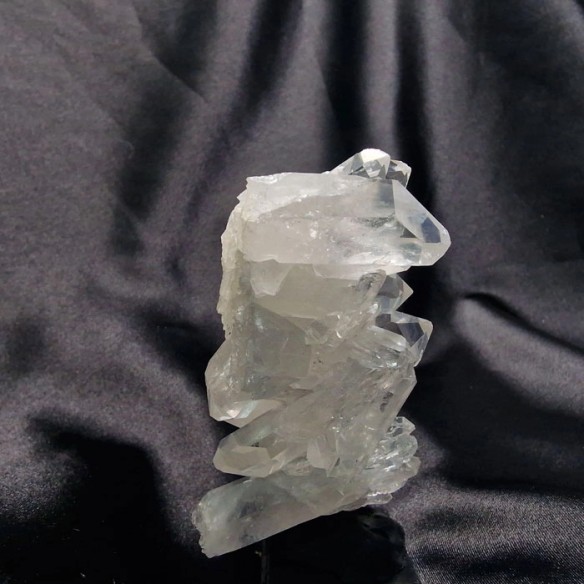 Druse master quartz. Characterized by being a cluster of points.