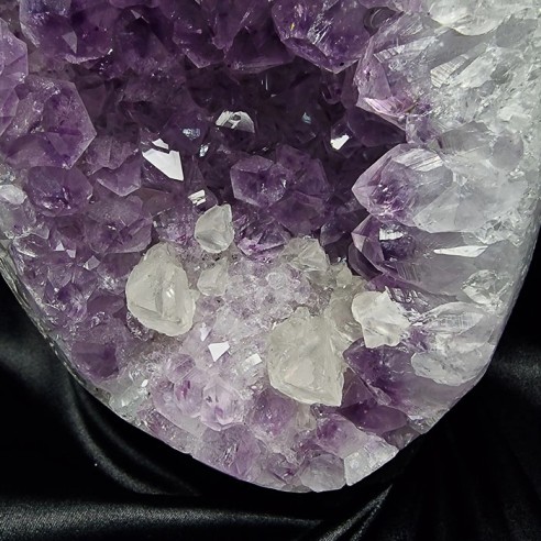 Drusa de Ametista com Cristais de Calcita, beleza natural única