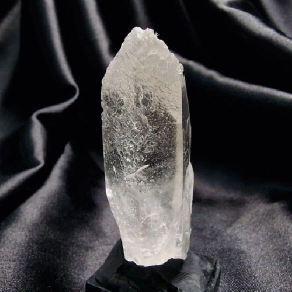 Trigonal master quartz. Distinguished by its small little tips