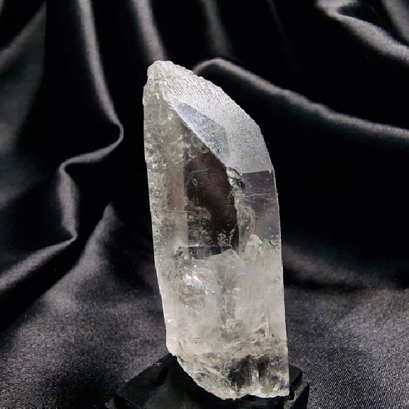Trigonal master quartz. Distinguished by its small little tips
