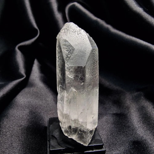 Trigonal master quartz. Distinguished by its small little tips