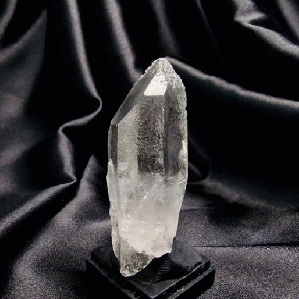 Trigonal master quartz. Distinguished by its small little tips