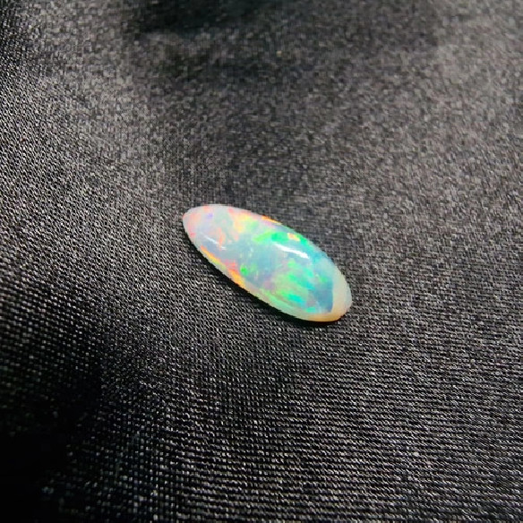 Australian Opal Cabochon Oval 9x15 mm – Natural Gem of Collection