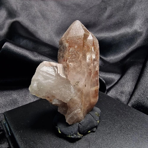Punta natural de cuarzo litio