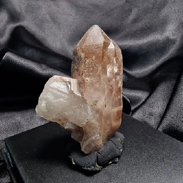 Punta natural de cuarzo litio