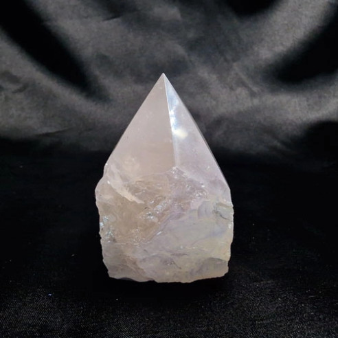 Punta pulida de cuarzo rosa aura