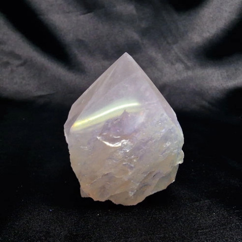Punta pulida de cuarzo rosa aura