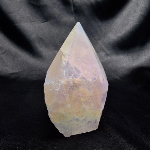Punta pulida de cuarzo rosa aura