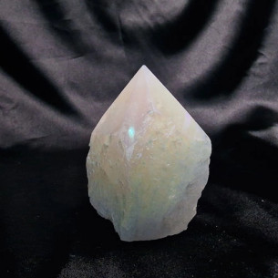 Punta pulida de cuarzo aura
