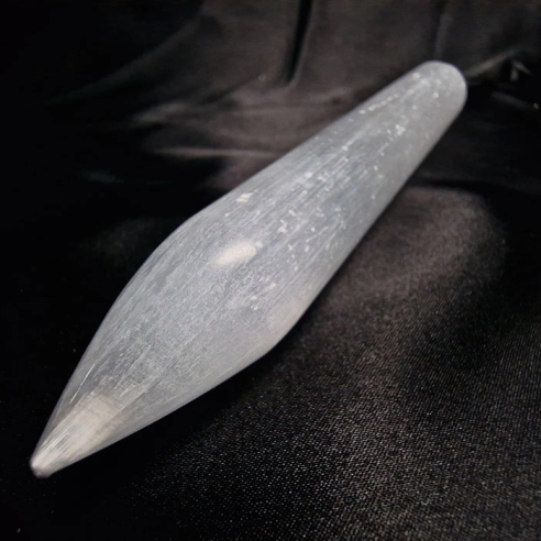 Punta de masaje de selenita, comprar selenita y minerales en Cristalljoia Barcelona