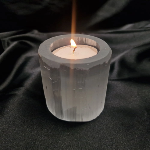 Porta-velas de selenita. Luz da lua em cada canto.
